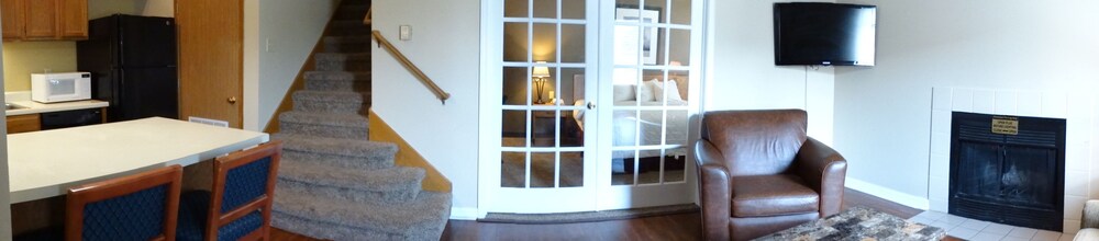Sterling Hotel and Suites - photo 24