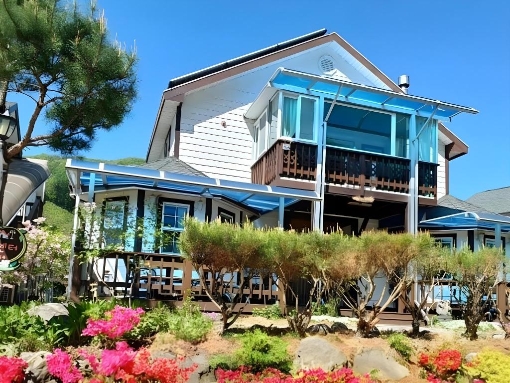 Page Pension — 4-Star Luxury Hotel in Sokcho, South Korea