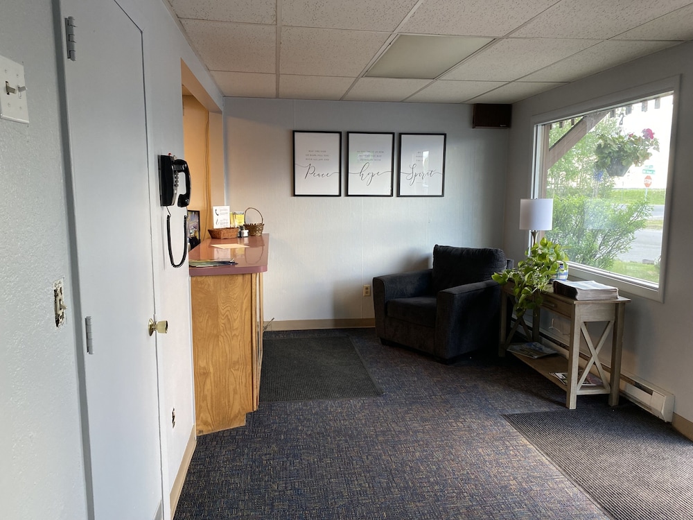 Golden North Inn - photo 3