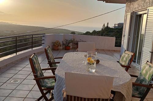 Villa Thea — 4-Star Luxury Hotel in Sision, Greece