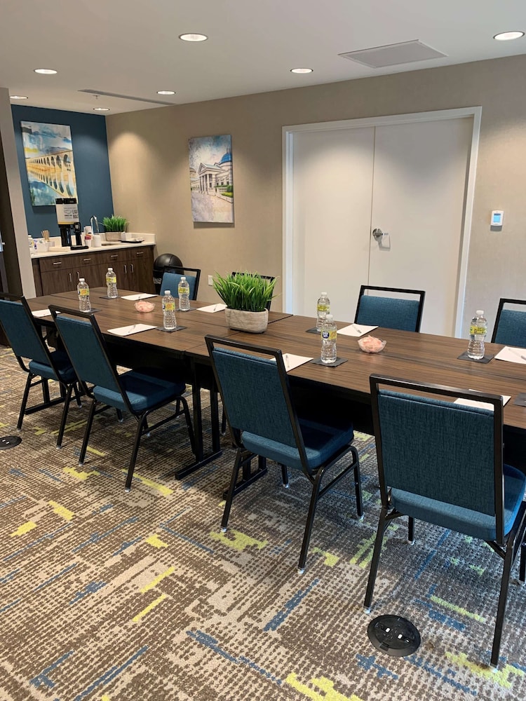 Hampton Inn Harrisburg East - photo 51