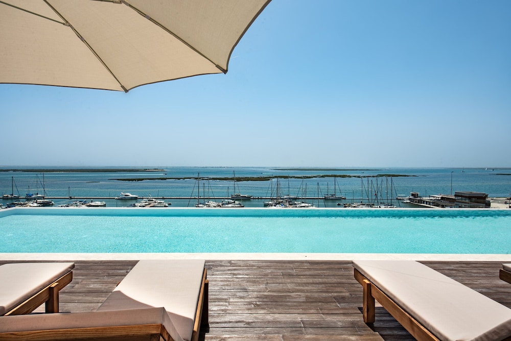 Del Mar Apartment BT — 4-Star Luxury Hotel in Olhao, Portugal