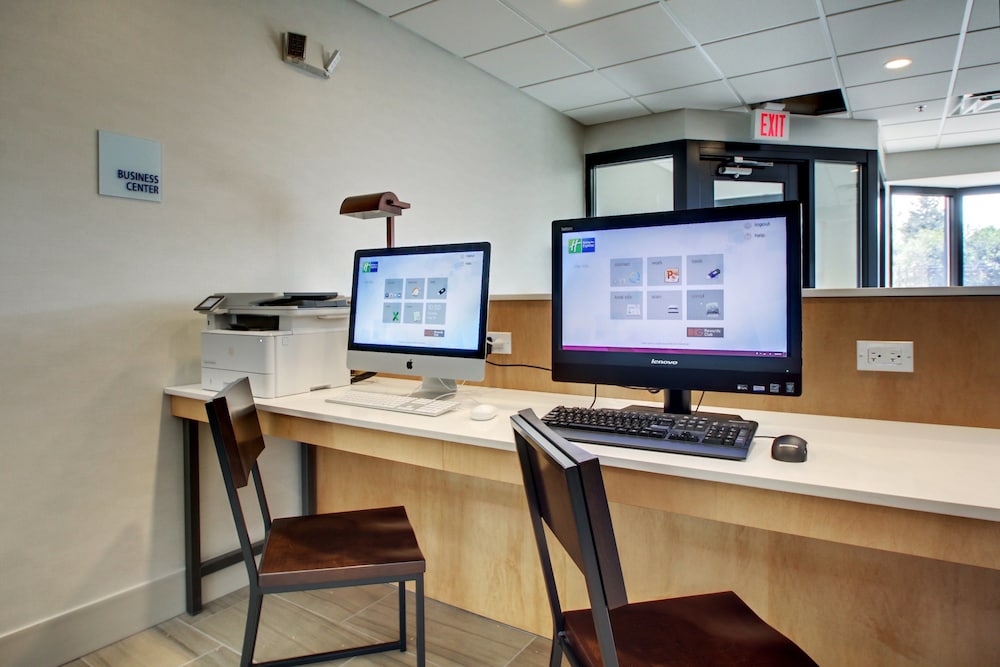 Holiday Inn Express & Suites Aurora Naperville by IHG - photo 37