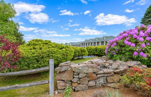 Sea Mist Resort Motel in Wells, United States