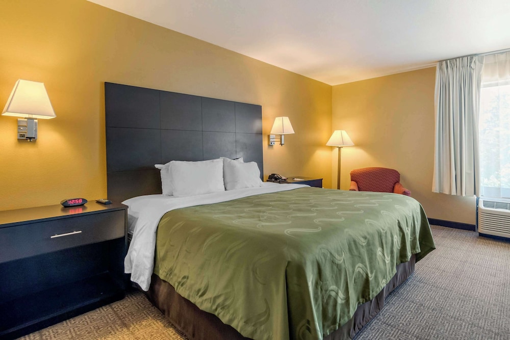 Quality Inn & Suites Lenexa Kansas City - photo 15