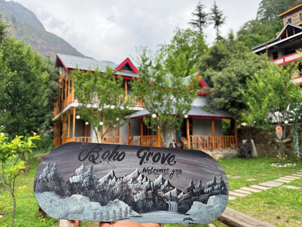 Boho Grove Cafe & Stay Tirthan Valley in Banjar, India