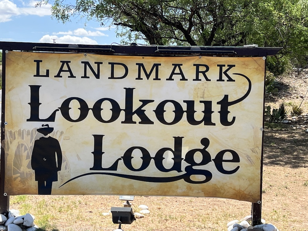 Landmark Lookout Lodge - photo 42