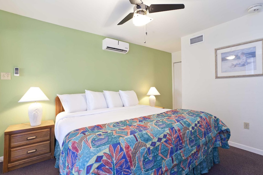 Bahia Mar Solare Tower 6th floor Oceanview Condo 3bd 3ba w Pools - photo 10