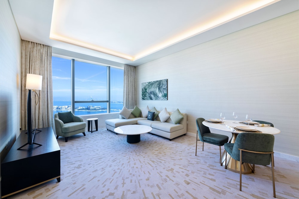 Maison Privee Luxury Apt w Fabulous Views over Palm Jumeirah — 4-Star Luxury Hotel in Dubai, United Arab Emirates