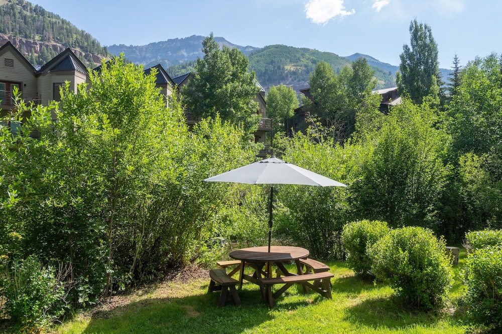 Mountainside Inn 219 by Alpine Lodging Telluride - photo 9