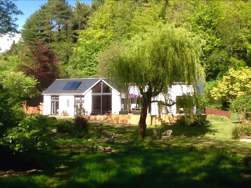 Taggart House B And B 5990380 — Clevedon