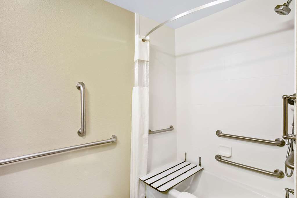La Quinta Inn & Suites by Wyndham Gillette - photo 13
