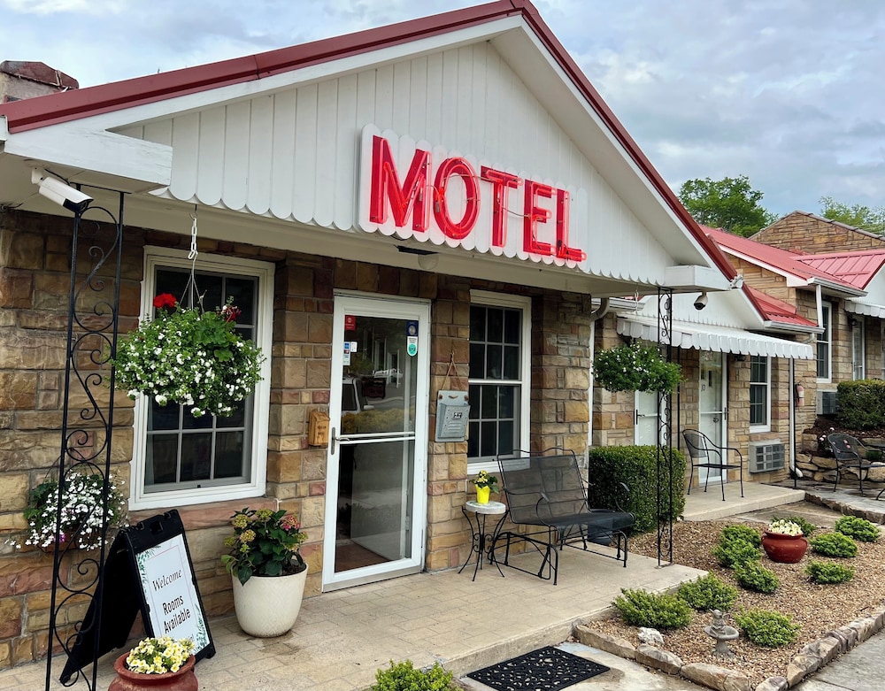 Carolina Country Inn - photo 13