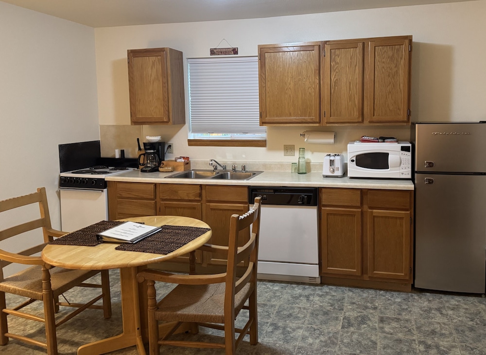Rocky Mountain Inn - photo 27