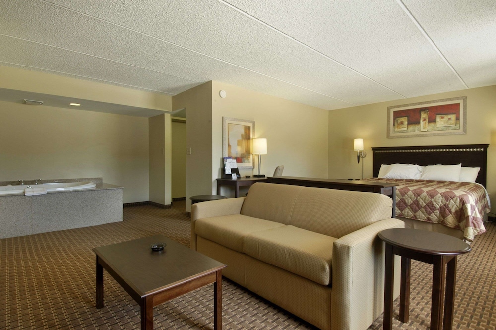 Red Roof Inn Leeds - photo 9