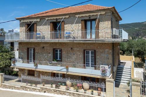 Chrysanthi Apartments — 4-Star Luxury Hotel in Kardamyli, Greece