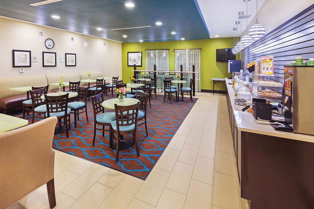La Quinta Inn Suites Floresville - photo 46