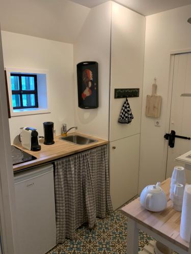De Vink B and B