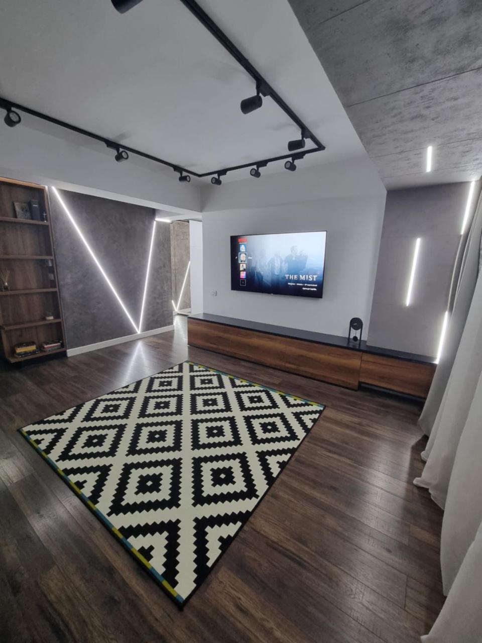 Eclipsei ApartHotel — 4-Star Luxury Hotel in Popesti-Leordeni, Romania