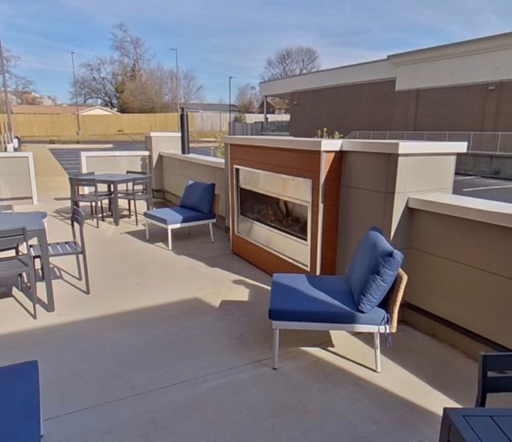 Holiday Inn Express and Suites Tuscaloosa University an IHG Hotel - photo 37