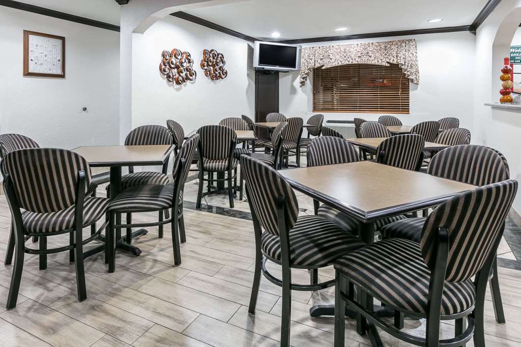 Ramada by Wyndham Oklahoma City Airport North - photo 15