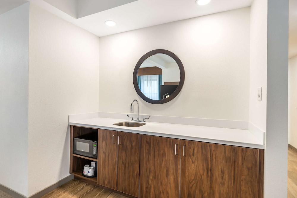 Hampton Inn Petersburg Fort Lee - photo 22