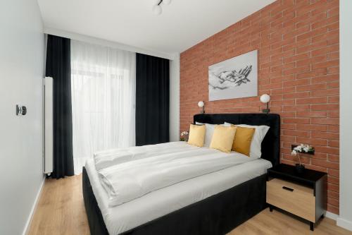 Nowoczesny Apartament z Parkingiem w sasiedztwie Starego ZOO by Noclegi Renters — 4-Star Luxury Hotel in Poznan, Poland