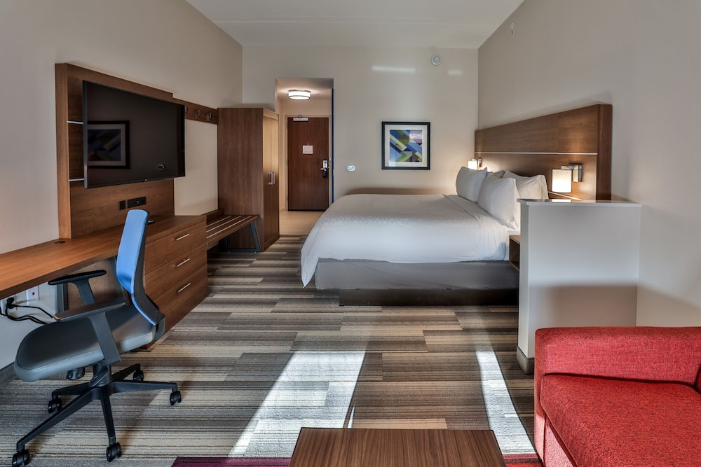 Holiday Inn Express & Suites Nashville Metrocenter Downtown by IHG - photo 28