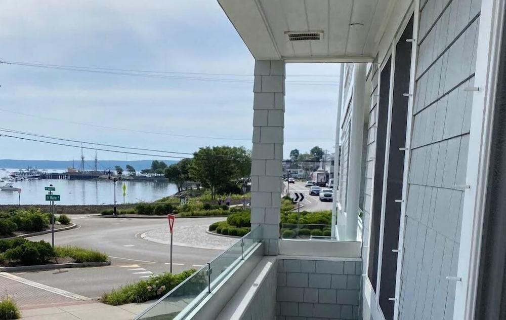 Harbourtown Suites - photo 75