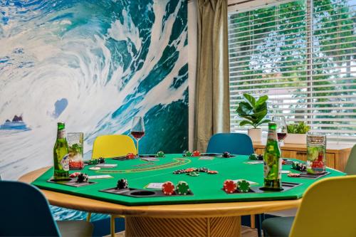 Surfari Pompano Heated Pool Home 9 mins to Beach — Pompano Beach — photo 3