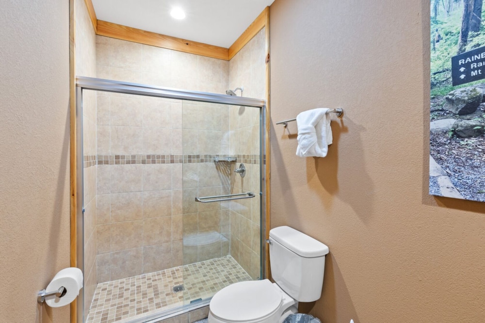 Elegant Elite Estate By Ghosal Luxury Lodging - photo 51