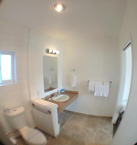 Col Pacific Motel - photo 10