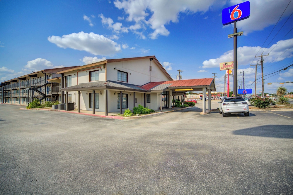 Motel 6 San Antonio TX I 35 North Corridor - photo 24