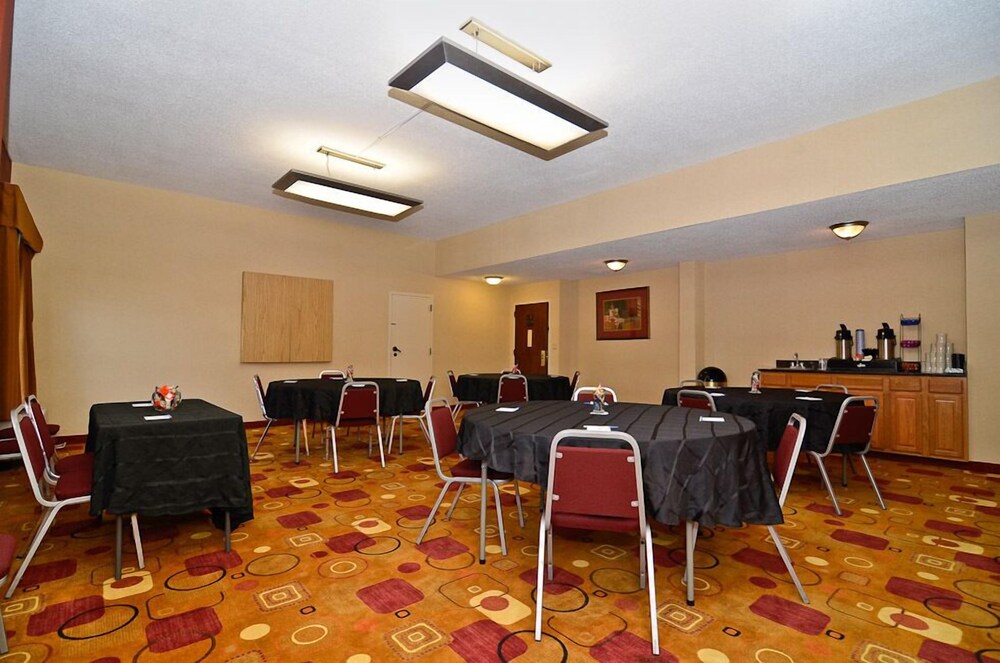 Holiday Inn Express Burlington by IHG - photo 68