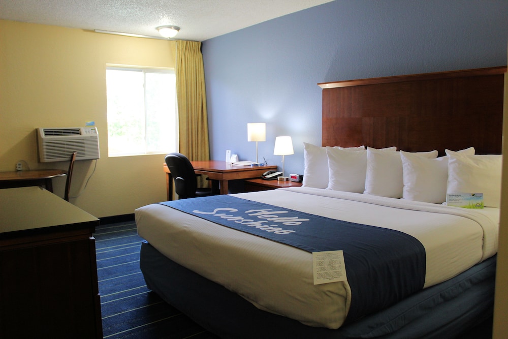 Days Inn & Suites by Wyndham Gunnison - photo 11