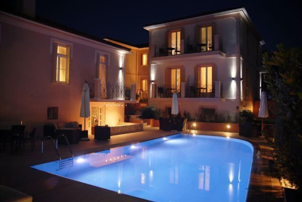 Korina Gallery Hotel - carbon neutral hotel in Ithaki