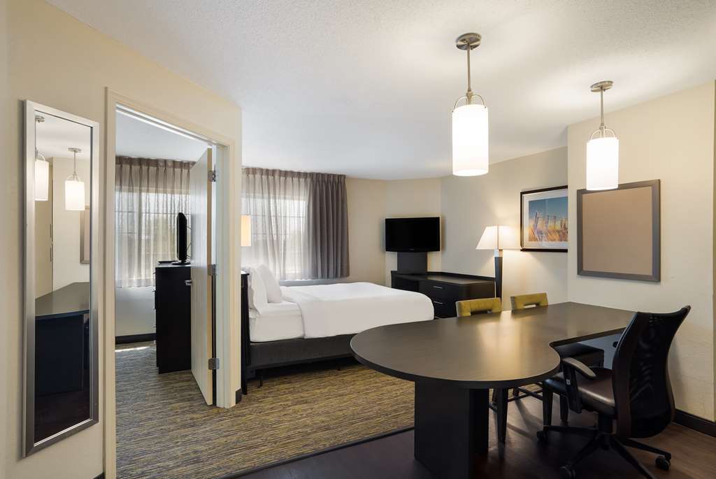 Sonesta Simply Suites Des Moines - photo 16