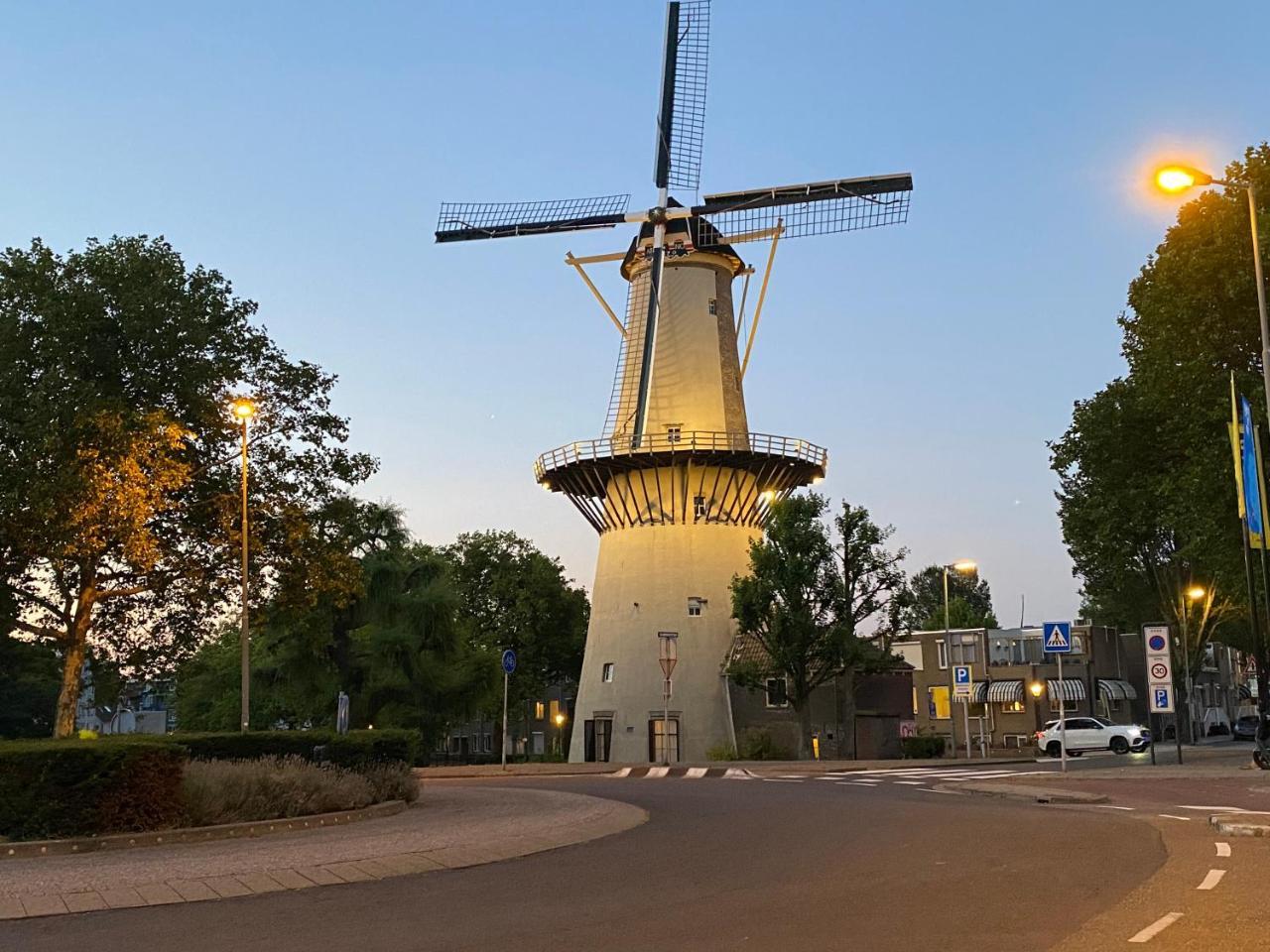 Hotel Cafe the Windmill — hotel in Schiedam