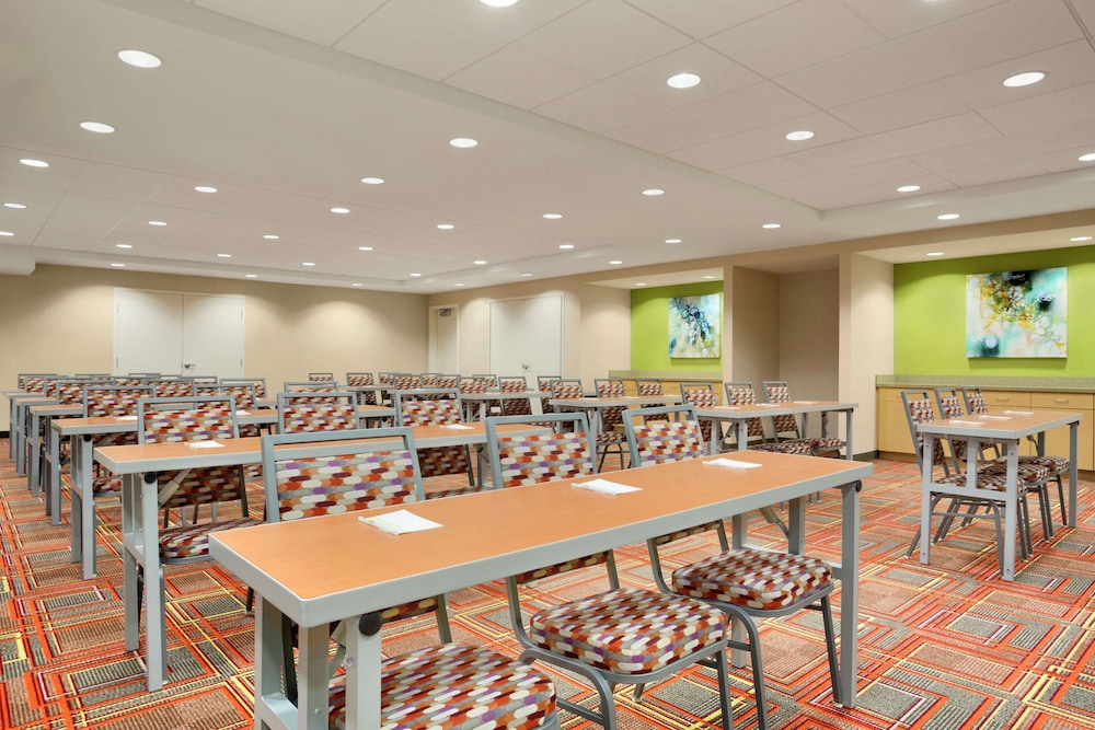 Home2 Suites by Hilton Middletown - photo 23