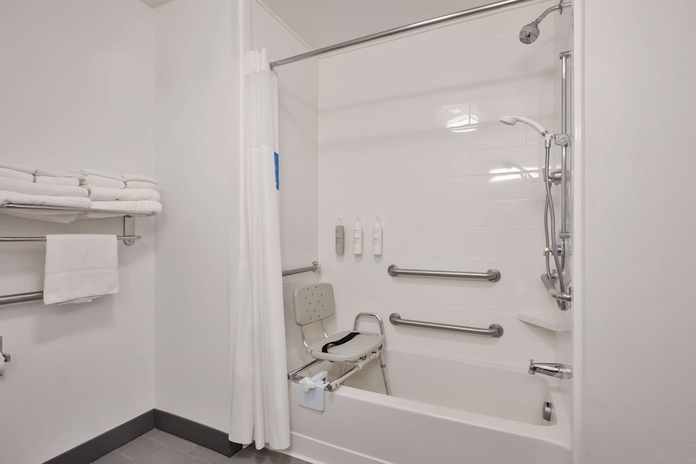 Hampton Inn Clarion - photo 50