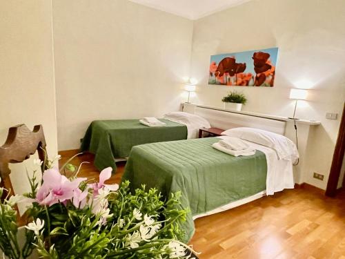 Cozy Duomo Dante Uffizi Firenze central — 4-Star Luxury Hotel in Florence, Italy