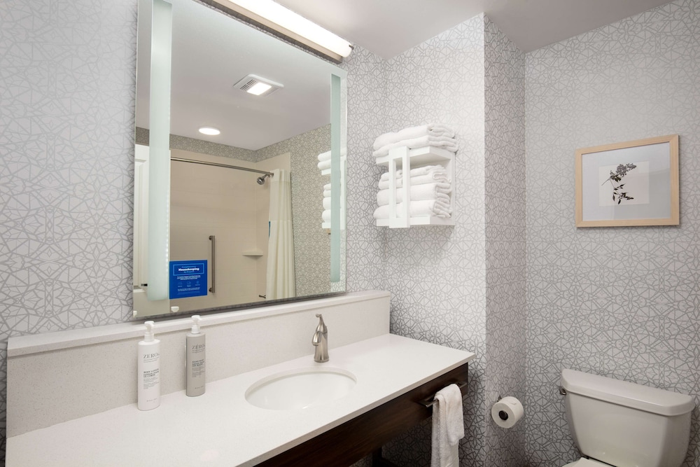 Hampton Inn by Hilton Green Bay Stadium - photo 22
