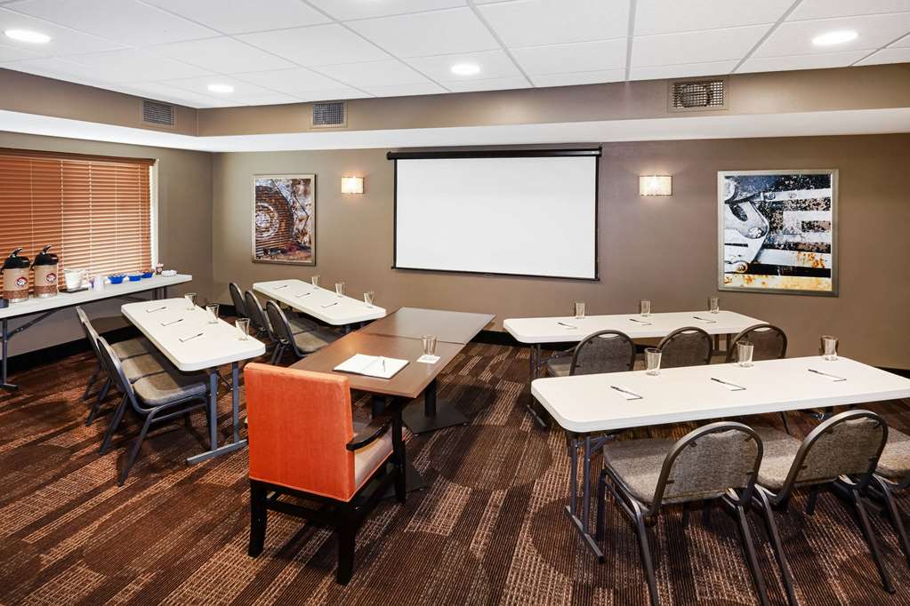 AmericInn by Wyndham Waupun - photo 18