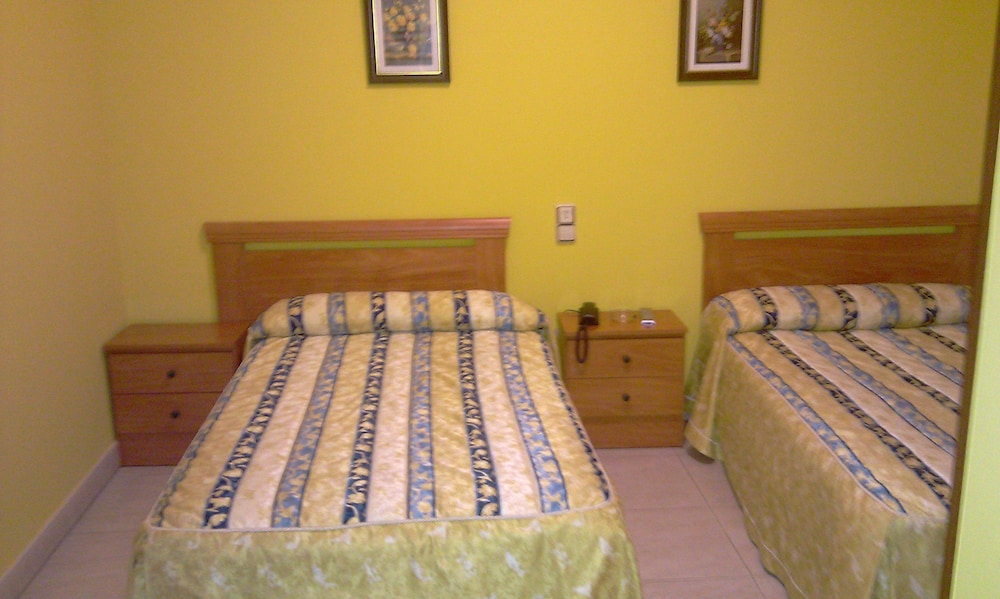 Pensión La Casina — carbon neutral stay, Oviedo