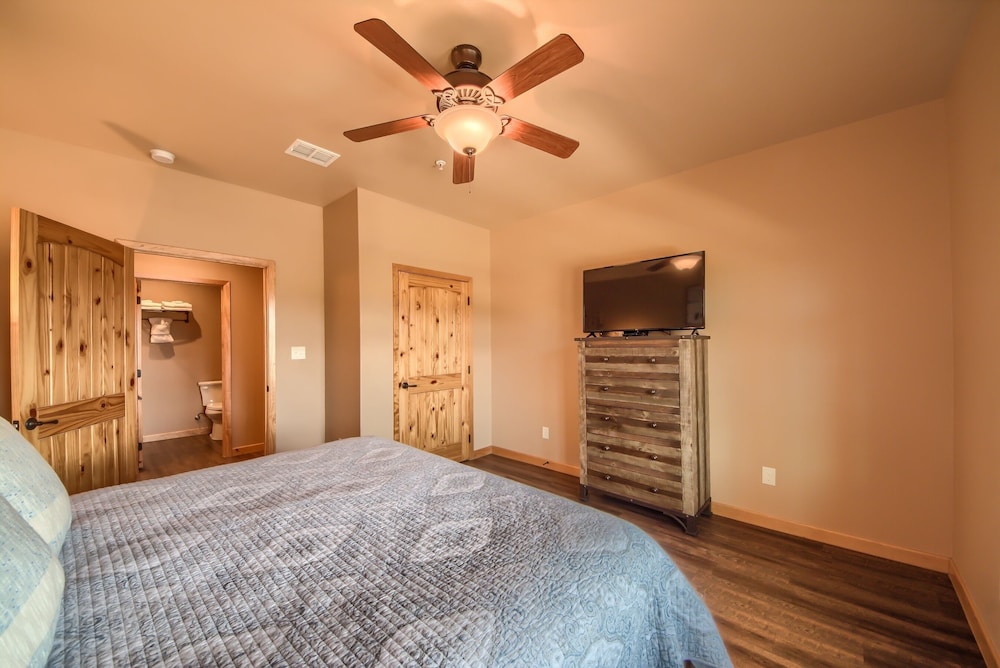 Old Mills Resort OM A13 3 Bedroom Condo by RedAwning - photo 3