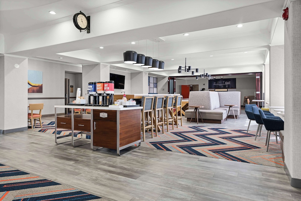 Hampton Inn Seguin - photo 48