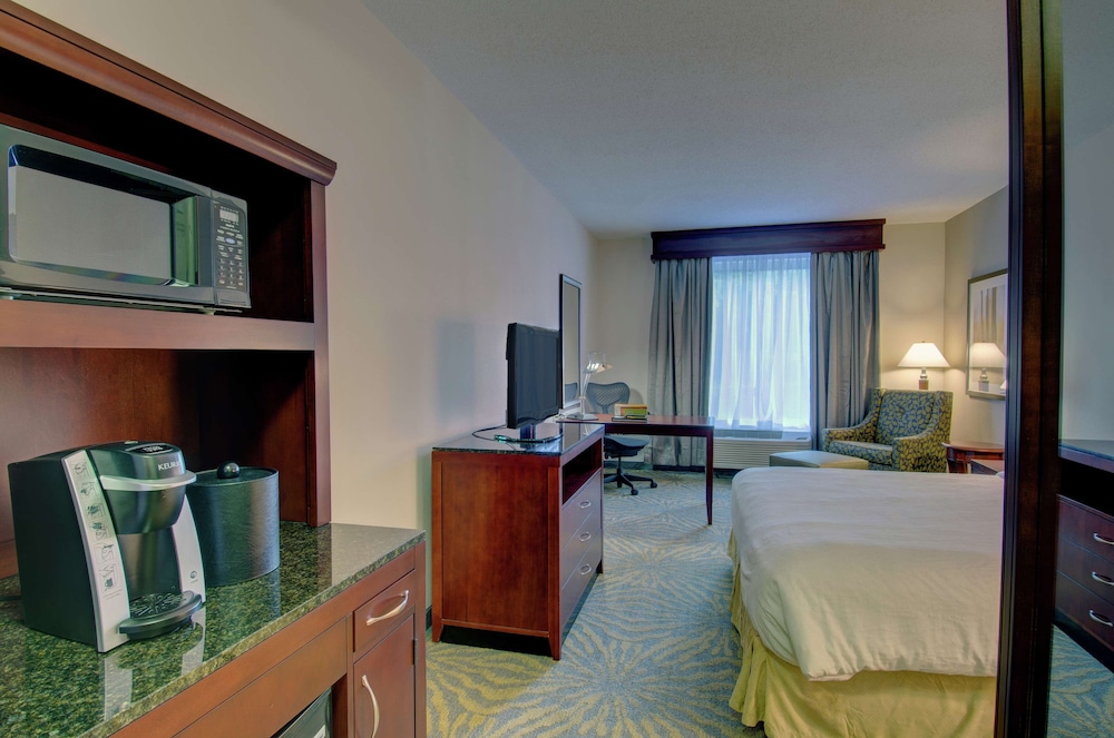 Hilton Garden Inn Norwalk - photo 17