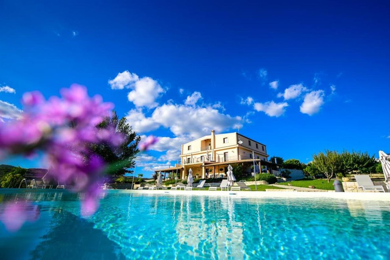 Arucimeli Resort - carbon neutral hotel in Giarratana