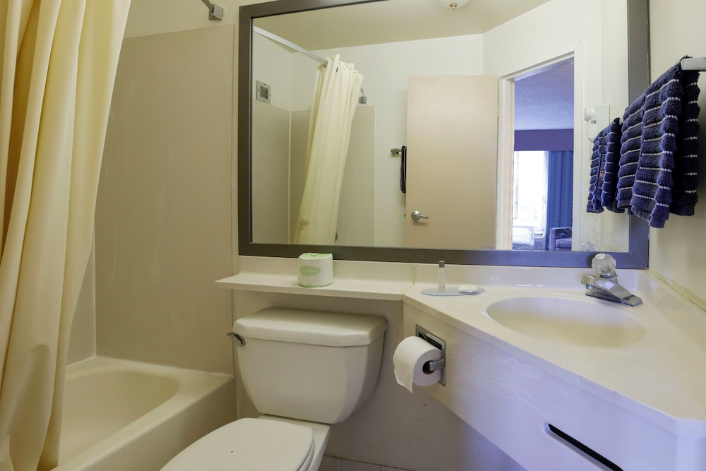 Copley Inn & Suites By OYO Akron OH - photo 26