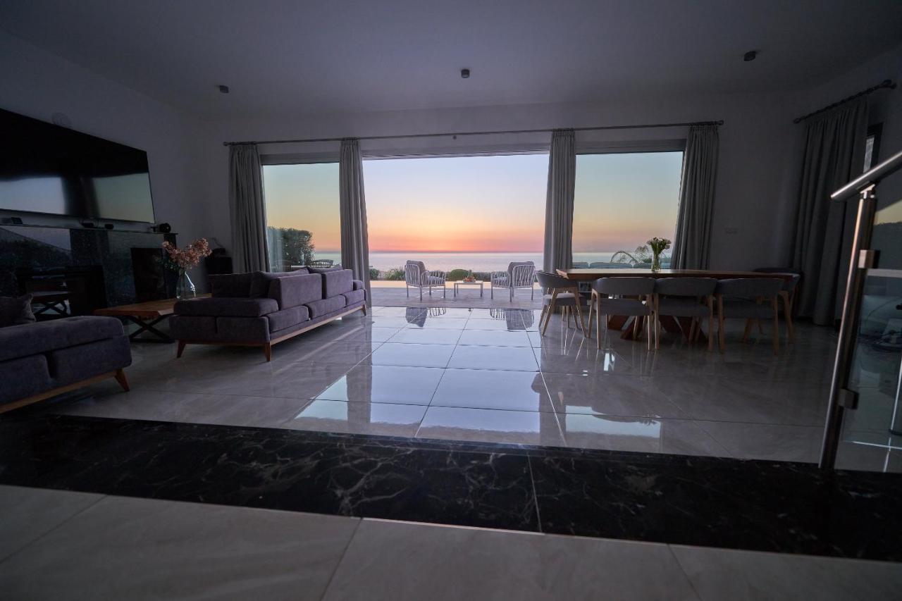 Olymp Luxury Villa D Luxury Escape with Direct Beach Access and Unique Sunsets